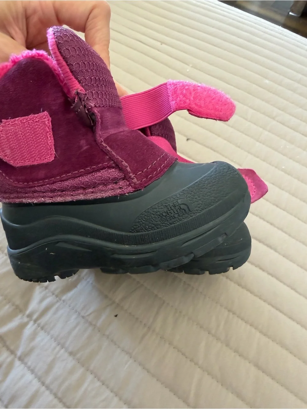THE NORTH FACE Kids' Alpenglow II Insulated Snow Boot